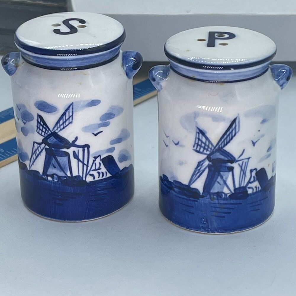 Vintage Delft Blue Dutch Holland Windmill Salt n Pepper shakers